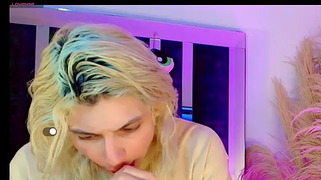 honey skin online show from April 19, 6:10 pm