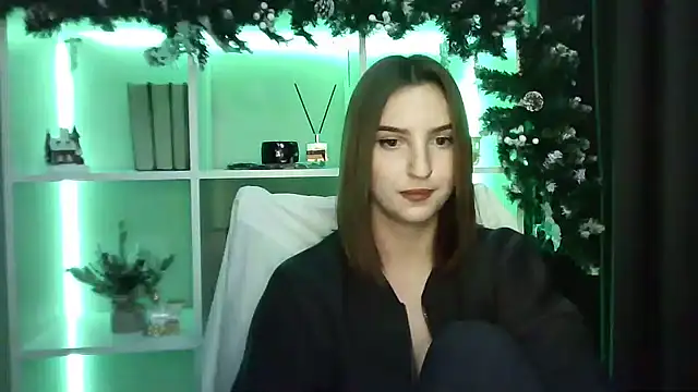 X Alisa online show from December 3, 7:33 pm