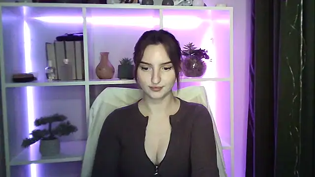 X Alisa online show from March 18, 7:10 pm