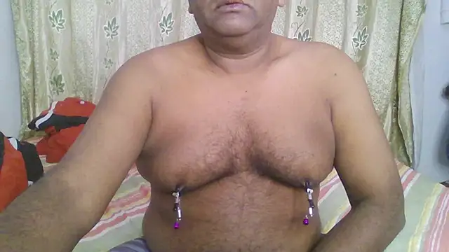 Snapshot of Beargryzzly chatting on December 22, 3:22 am Beargryzzly online show from December 22, 3:22 am