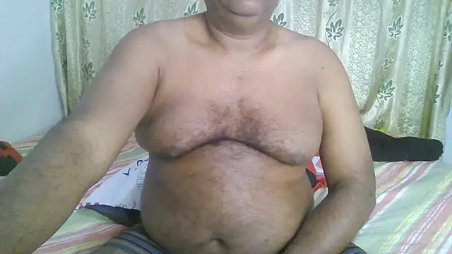 Snapshot of Beargryzzly chatting on January 23, 3:26 am Beargryzzly online show from January 23, 3:26 am