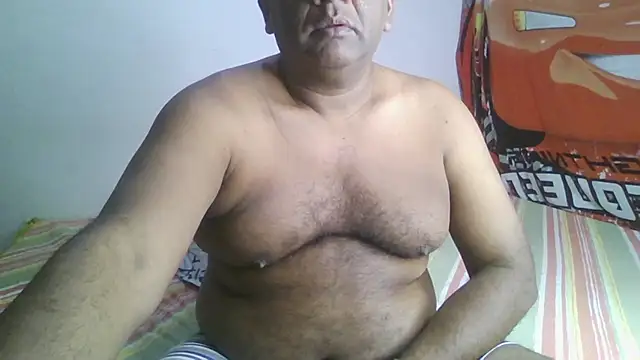 Snapshot of Beargryzzly chatting on January 26, 3:48 am Beargryzzly online show from January 26, 3:48 am