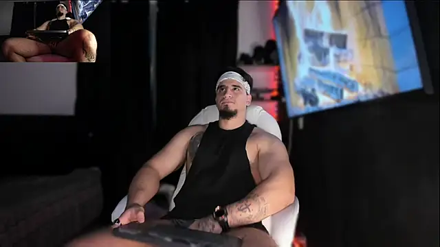 kingbear777 online show from December 5, 5:06 pm