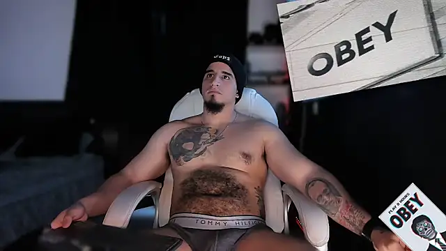 kingbear777 online show from February 2, 8:02 am