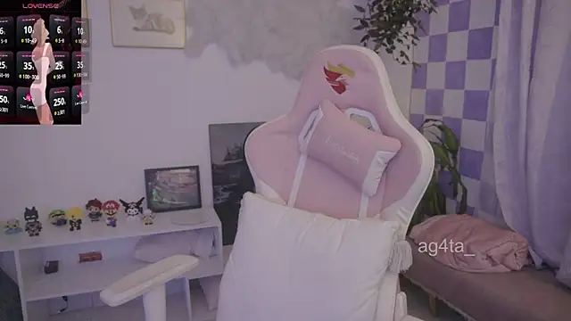 Ag4ta  online show from October 25, 11:43 pm