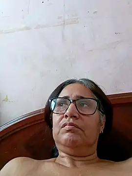  candi online show from March 2, 8:50 pm