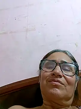  candi online show from March 12, 12:10 am