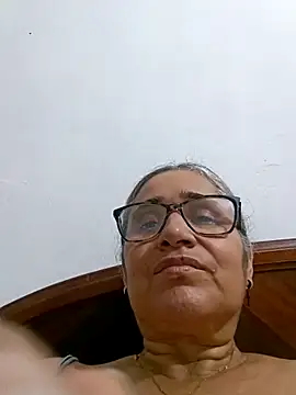  candi online show from December 18, 1:44 am