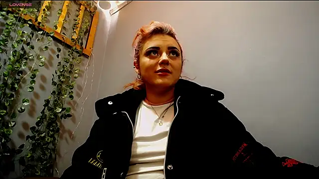 Snapshot of Alaska_atm chatting on December 29, 5:22 pm Alaska atm online show from December 29, 5:22 pm