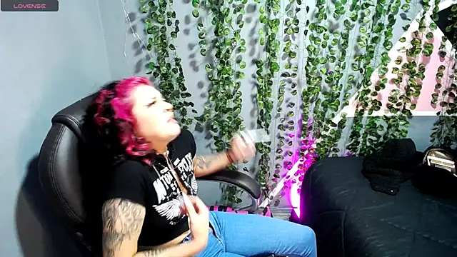 Snapshot of Alaska_atm chatting on January 25, 11:00 pm Alaska atm online show from January 25, 11:00 pm