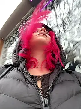 Snapshot of RiriRoseey chatting on January 21, 8:19 am RiriRoseey online show from January 21, 8:19 am