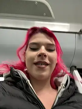 Snapshot of RiriRoseey chatting on February 2, 8:35 am RiriRoseey online show from February 2, 8:35 am