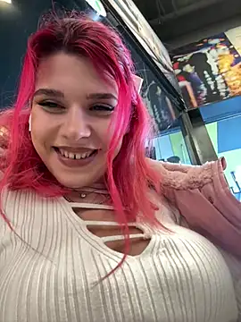 Snapshot of RiriRoseey chatting on February 9, 11:14 am RiriRoseey online show from February 9, 11:14 am