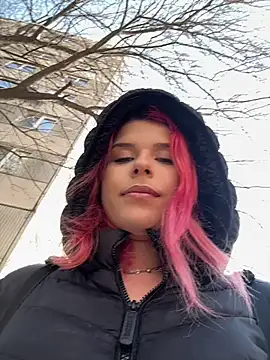 Snapshot of RiriRoseey chatting on February 22, 8:29 am RiriRoseey online show from February 22, 8:29 am