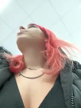 Snapshot of RiriRoseey chatting on February 23, 10:17 am RiriRoseey online show from February 23, 10:17 am