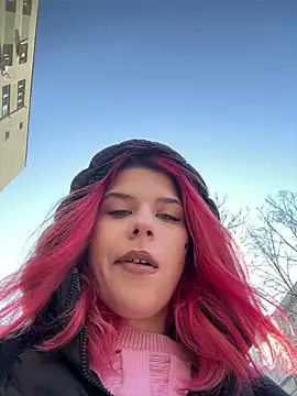 Snapshot of RiriRoseey chatting on February 25, 8:14 am RiriRoseey online show from February 25, 8:14 am