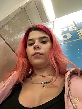 Snapshot of RiriRoseey chatting on March 1, 11:28 am RiriRoseey online show from March 1, 11:28 am