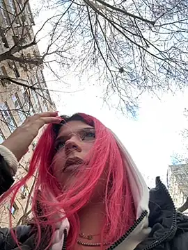 Snapshot of RiriRoseey chatting on March 19, 8:45 am RiriRoseey online show from March 19, 8:45 am