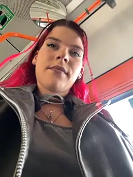 Snapshot of RiriRoseey chatting on October 1, 6:52 am RiriRoseey online show from October 1, 6:52 am