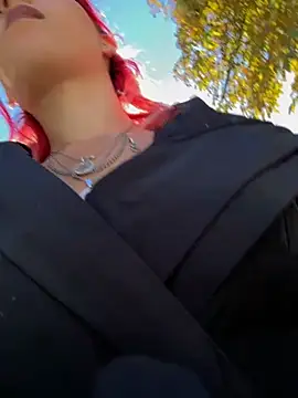 Snapshot of RiriRoseey chatting on October 29, 7:54 am RiriRoseey online show from October 29, 7:54 am