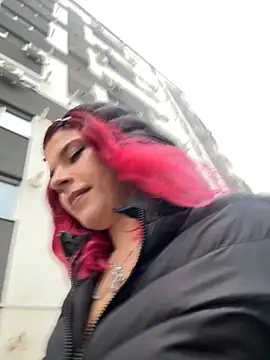 Snapshot of RiriRoseey chatting on November 12, 8:37 am RiriRoseey online show from November 12, 8:37 am