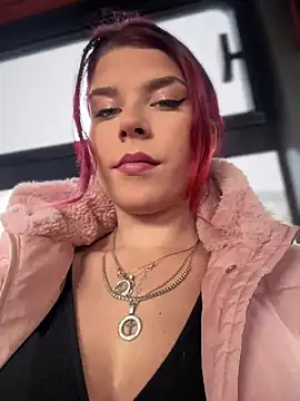 Snapshot of RiriRoseey chatting on December 4, 8:56 am RiriRoseey online show from December 4, 8:56 am