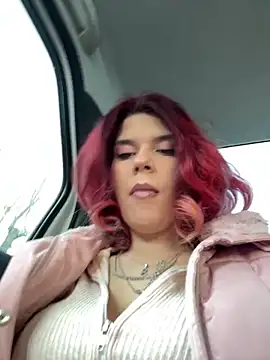 RiriRoseey online show from January 14, 9:15 am