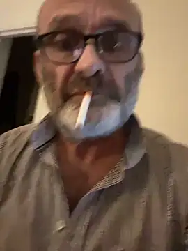 Snapshot of Shyboy817 chatting on December 5, 2:31 am Shyboy817 online show from December 5, 2:31 am