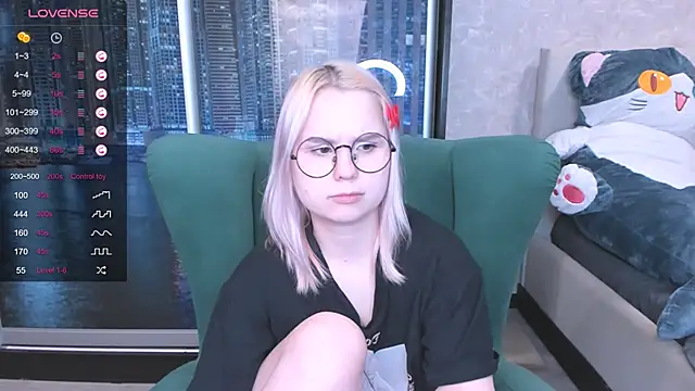 Snapshot of miray_kuriyama123 chatting on January 17, 4:26 pm miray kuriyama123 online show from January 17, 4:26 pm