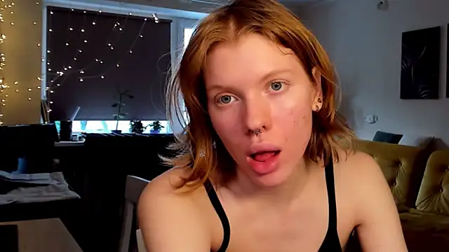 Snapshot of StellaDavis chatting on February 12, 12:22 pm StellaDavis online show from February 12, 12:22 pm