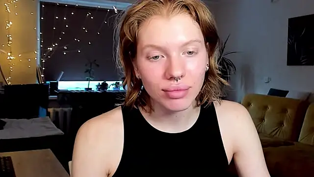 Snapshot of StellaDavis chatting on February 19, 1:06 pm StellaDavis online show from February 19, 1:06 pm