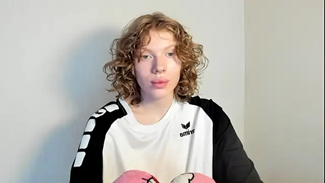 Snapshot of StellaDavis chatting on November 4, 8:13 am StellaDavis online show from November 4, 8:13 am