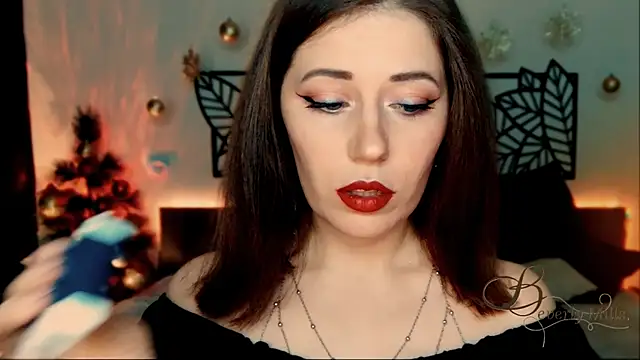 MissBeverlyMills online show from December 21, 6:12 pm