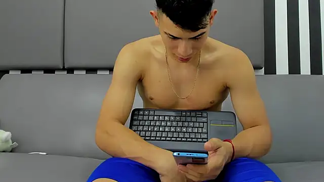 andrew rose  online show from January 31, 4:47 am