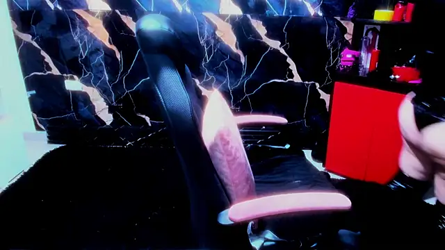 Snapshot of True_Bdsm chatting on October 21, 6:41 pm True Bdsm online show from October 21, 6:41 pm