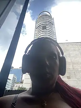 Snapshot of LindaRey_ chatting on November 10, 7:13 pm LindaRey online show from November 10, 7:13 pm