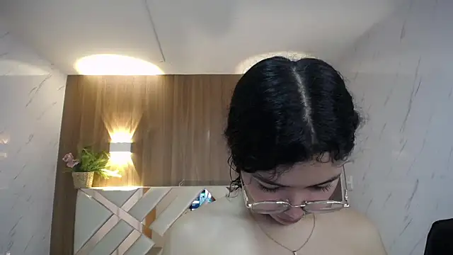 victoria castillo b online show from November 19, 3:17 am