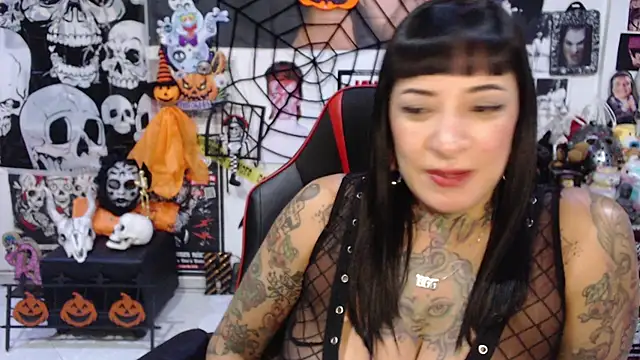 Snapshot of Rollyderolandia666 chatting on October 22, 10:53 pm Rollyderolandia666 online show from October 22, 10:53 pm