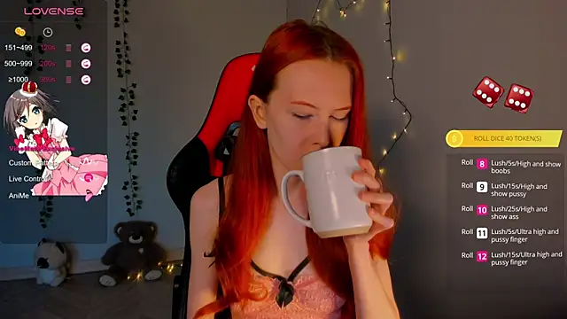 Snapshot of FruttiTatti chatting on October 19, 4:57 am FruttiTatti online show from October 19, 4:57 am