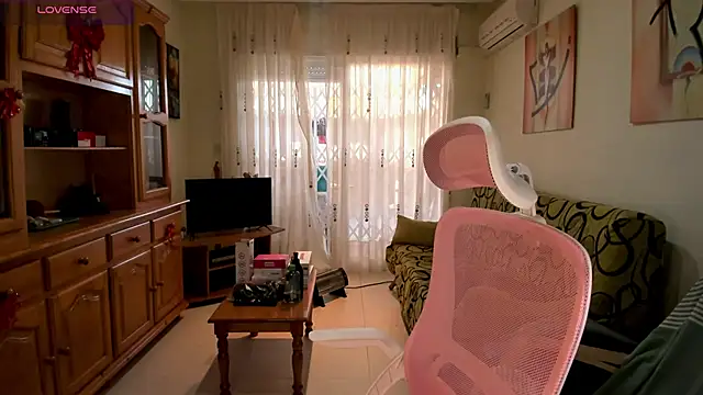 Snapshot of bella_apont chatting on February 24, 7:33 am bella apont online show from February 24, 7:33 am