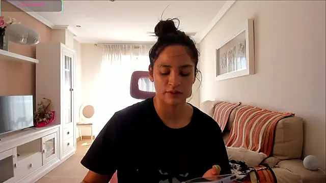 Snapshot of bella_apont chatting on September 15, 12:38 pm bella apont online show from September 15, 12:38 pm