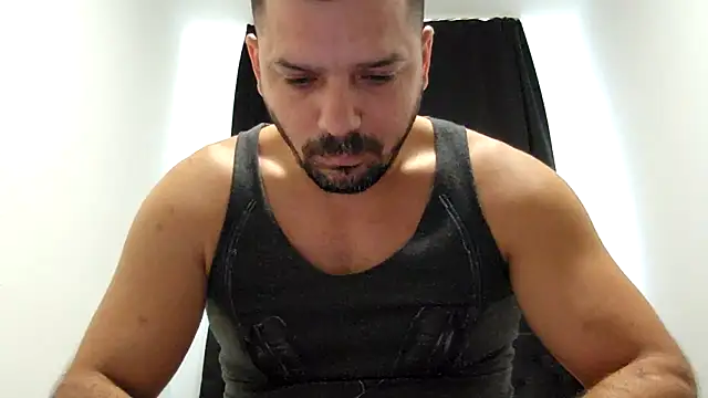 Snapshot of Mitzatb4u chatting on September 13, 8:14 am Mitzatb4u online show from September 13, 8:14 am