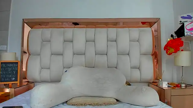 emilyparkerr01 online show from October 10, 9:47 pm