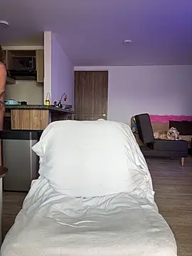 Snapshot of Georgiafox chatting on February 24, 3:43 pm Georgiafox online show from February 24, 3:43 pm