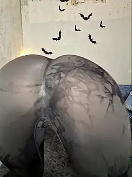 Snapshot of Erotic_Synth_Goddess chatting on March 9, 5:49 pm Erotic Synth Goddess online show from March 9, 5:49 pm