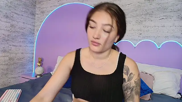 Giaa Ross online show from April 15, 7:32 pm