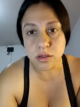 Snapshot of whitegirl0122 chatting on October 29, 8:21 pm whitegirl0122 online show from October 29, 8:21 pm