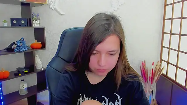Snapshot of Lina_Brownie chatting on December 14, 2:12 am Lina Brownie online show from December 14, 2:12 am