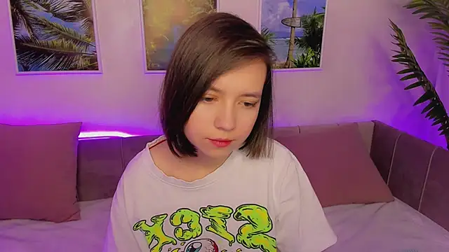 Snapshot of Lina_Brownie chatting on January 19, 5:15 am Lina Brownie online show from January 19, 5:15 am