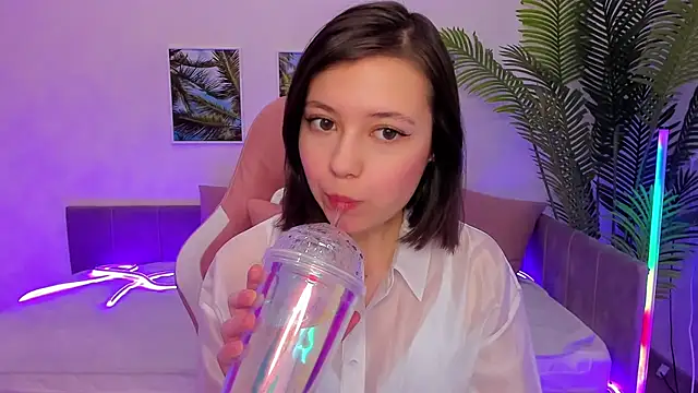 Snapshot of Lina_Brownie chatting on March 8, 2:01 am Lina Brownie online show from March 8, 2:01 am